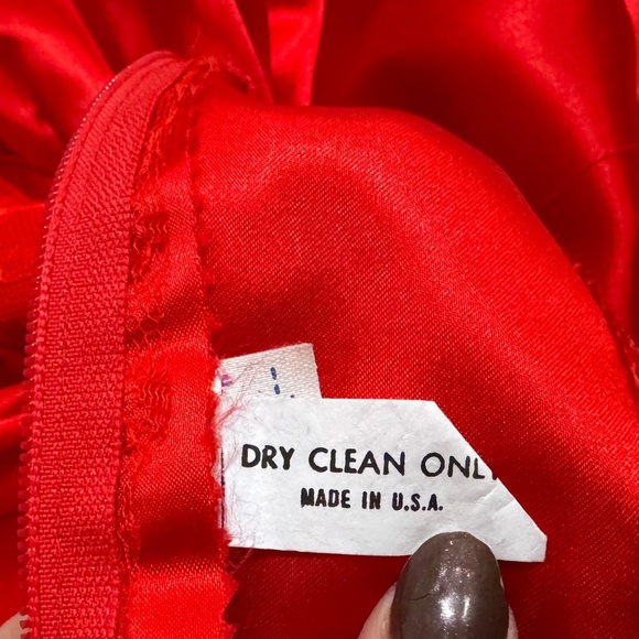 Union Made ILGWU Vintage 1980s Red Lace and Satin Formal Dress Size M/L - Picture 10 of 11